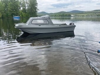 Nově postavená tříkýlová rybářská loď Dory
