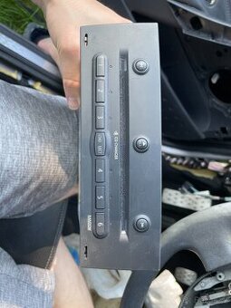 CD changer Renault Megane II - 1