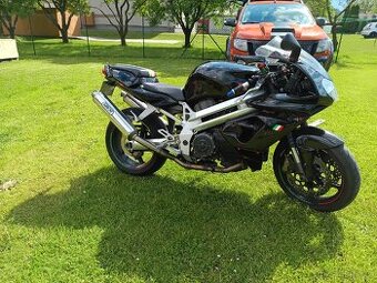Aprilia sl 1000 Falco - 1