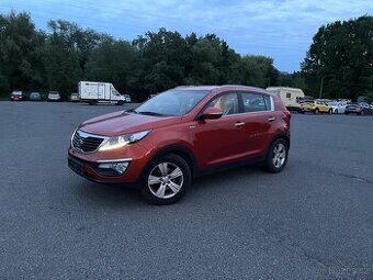 Kia Sportage 2012 rok na náhradní díly