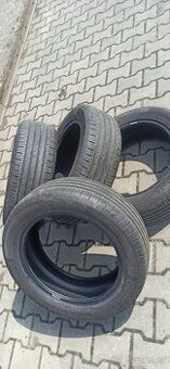 Pneu 215/55 R17 v