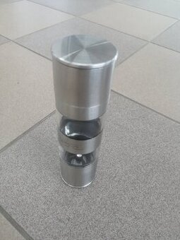 Designovy mlýnek chrom na pepř a sůl