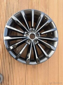 Al. disk Škoda Superb III R 19 1 ks