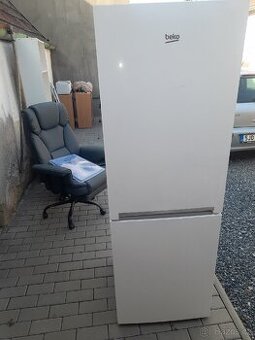 Prodám lednici s mrazákem