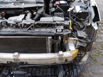 Peugeot 308 t9 13 + 17 díly přední části