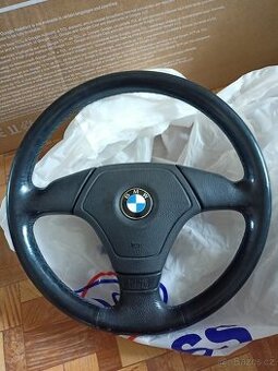 Tříramenný volant E46
