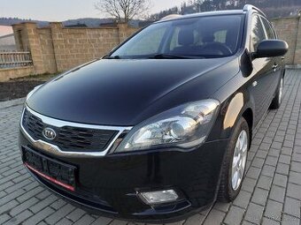 Kia Ceed Kombi 1.4 16V 77kW registrace 12/2011 Nová STK