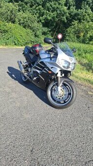 Honda cbr 900rr