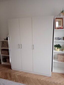 Bílá skříň - IKEA Dombas - 1