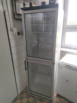 Prosklená lednice