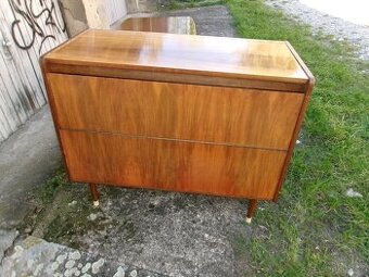 starý peřinák a stůl - 1