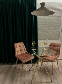 Jidelni stul a 2 židle/ dining table and 2 chairs