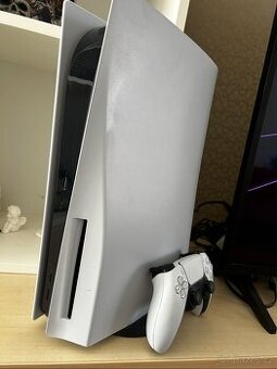 PS5 s mechanikou 1TB + hry
