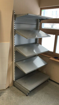 Jednostranný prodejní regál