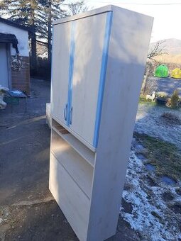 Dětská postel 206×98 výška 54 cm skříň 197×95 hloubka  49cm