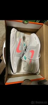 Prodám Nike Air Zoom Vomero 16 vel.40,5