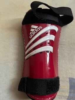 Kopačky s chrániči holení