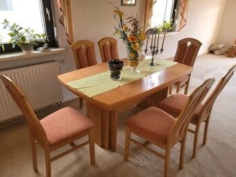 Stůl jídelní rozkládací a 6 židlí, velmi pěkný
