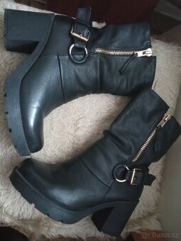 Dámské boty velikost 38