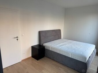 Postel s polohovacím roštem 180x200 cm