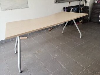 Psací kancelářsky stůl