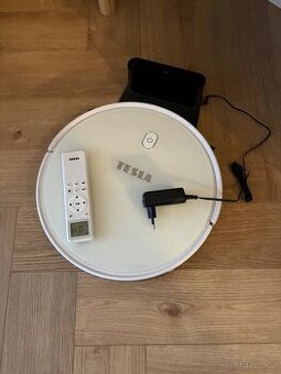 Roboticky vysavac Tesla