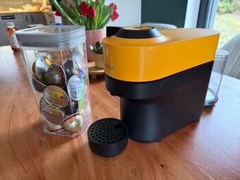 Kávovar NESPRESSO + kapsle