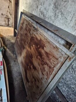 Prodám těžké železné dveře