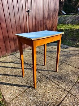 Krásný retro odkládací stolek Brusel