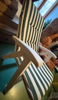 Prodám plastovou židli