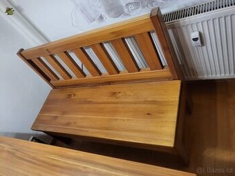 Stůl, židle, lavice