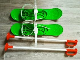 Dětské první plastové lyze a hůlky