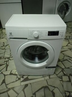 Prodáme pračku Electrolux na 5 kg prádla, A++ class