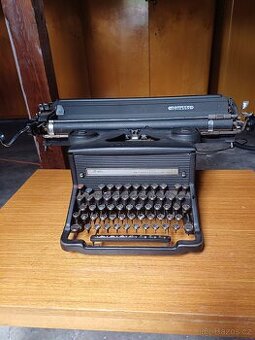 Psací stroj Olivetti M 40/3
