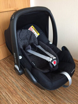 Maxi-Cosi Pebble Pro i-Size Essential Black