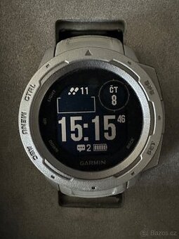 Garmin Instinct, bezvadný stav, výdrž baterie 3 týdny
