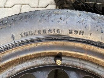 Zimni pneu 195/60R16