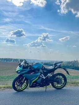 CFMOTO 300SR