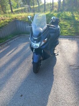 Suzuki Burgman 400