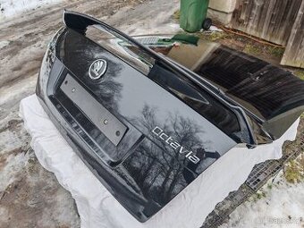 Octavia2 rs sedan 2011- zadní dveře, 5-te dveře, naraznik