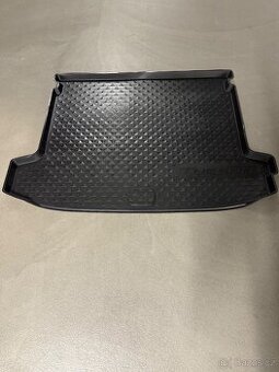 Prodám gumovo-plastovou vanu do kufru na Hyundai Tucson