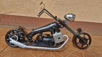 Chopper model z kovu hodiny