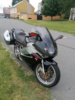 Aprilia rst 1000 futura - 1