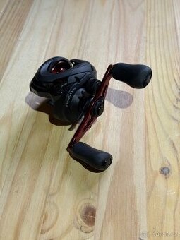 Baitcast Shimano Caius 151HG