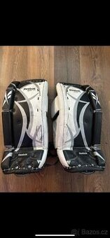 Nabízím dětské brankařské betony značky Reebok