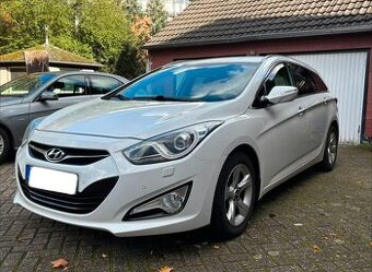 Hyundai I40 1.7 cw Bezklíčové zavírání, Xenon, Navigace, - 1