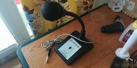 mikrofon Monacor a kytarový sluchátkový zesilovač Vox metal