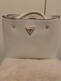 Bílá kabelka Guess