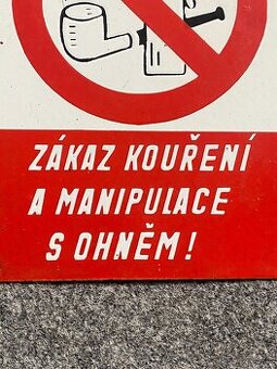smaltovaná cedule zákaz kouření stará smaltovaná cedule