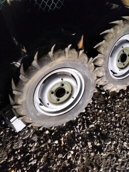 Prodám pěkná šípová kola Zetor25-500,-kus